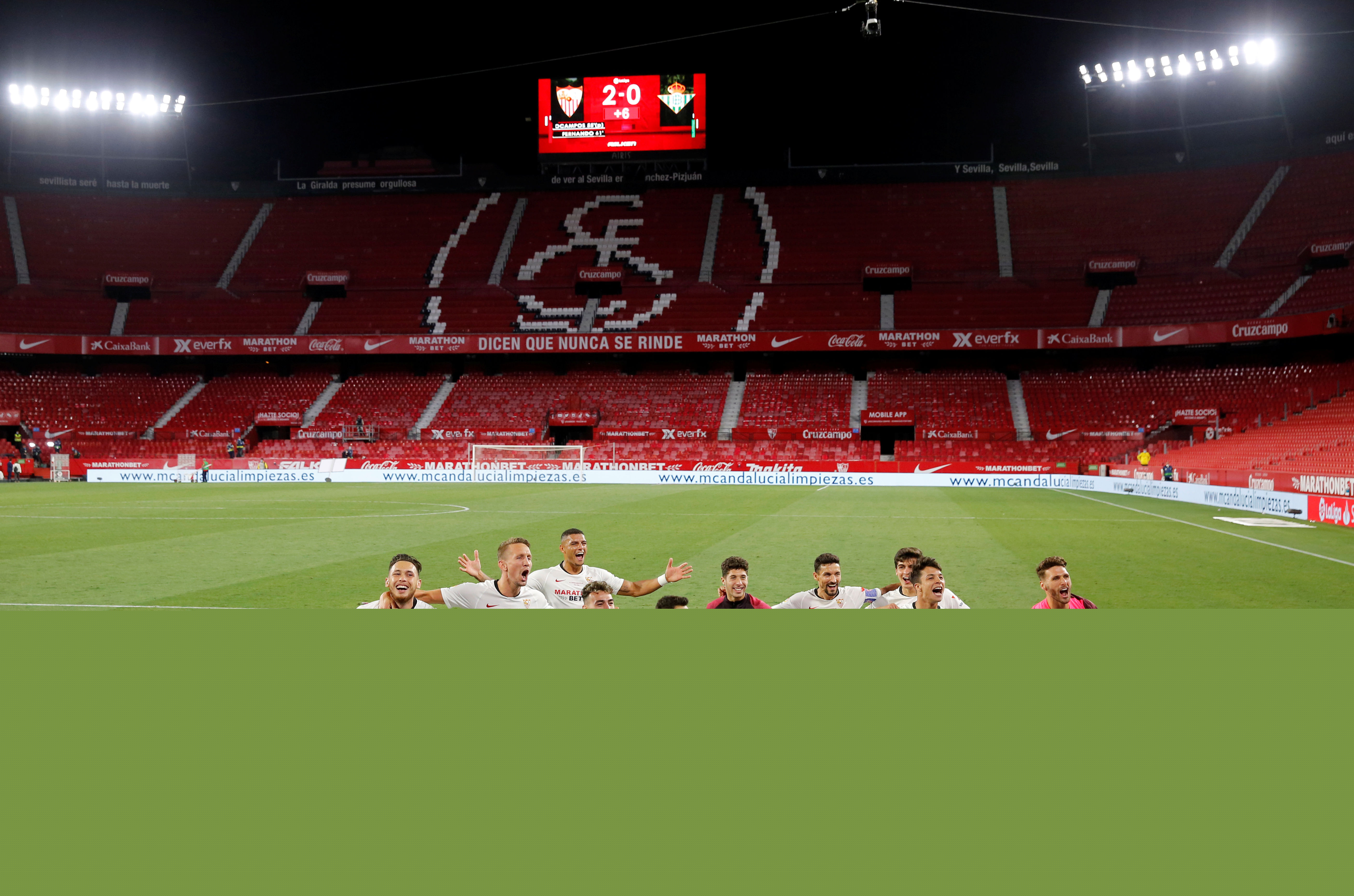 一组视觉冲击力很强的名片设计